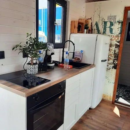 مكان تخييم Bendjiland - Vacation Hideaway, Close To Sofia *